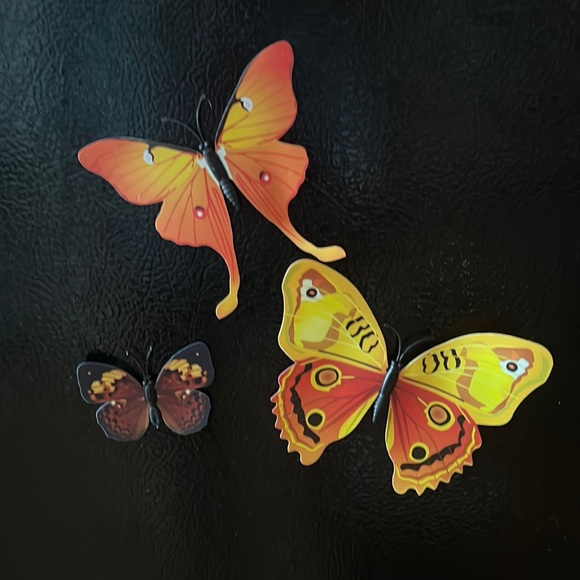 🌾🦋💛 Butterfly magnets set of 3 yellow butterflies demon slayer inspired - Picture 3 of 3